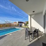 Villa Flokica Maslenica