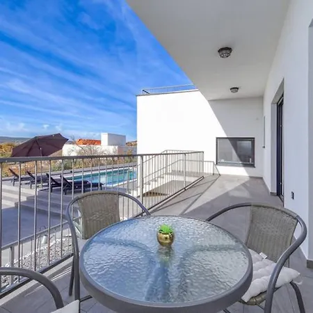 Villa Flokica Maslenica