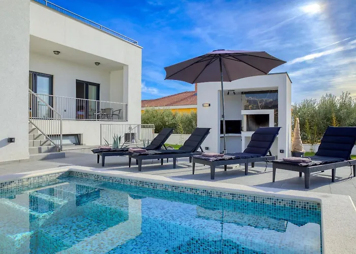 Flokica Villa Maslenica