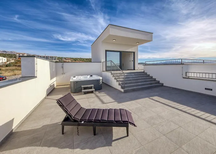 Flokica Villa Maslenica