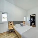 Flokica فيلة *